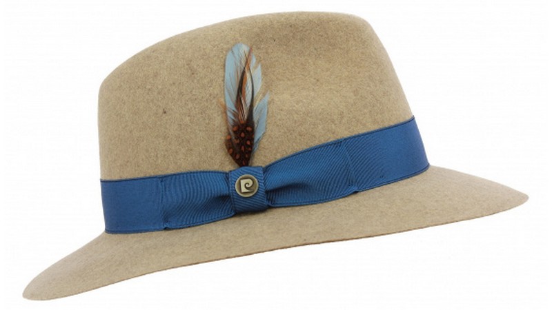 chapeaux Pierre Cardin
