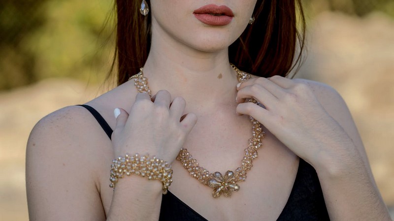 Les bijoux de seconde main sont-ils le meilleur choix pour offrir un cadeau d’amour unique et responsable ?