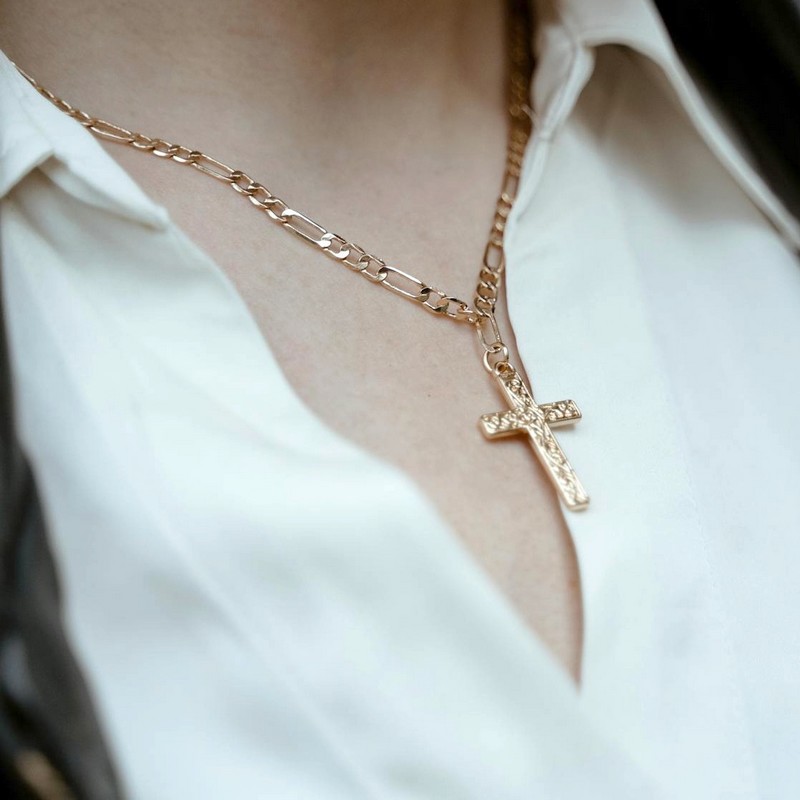 porter une croix en or